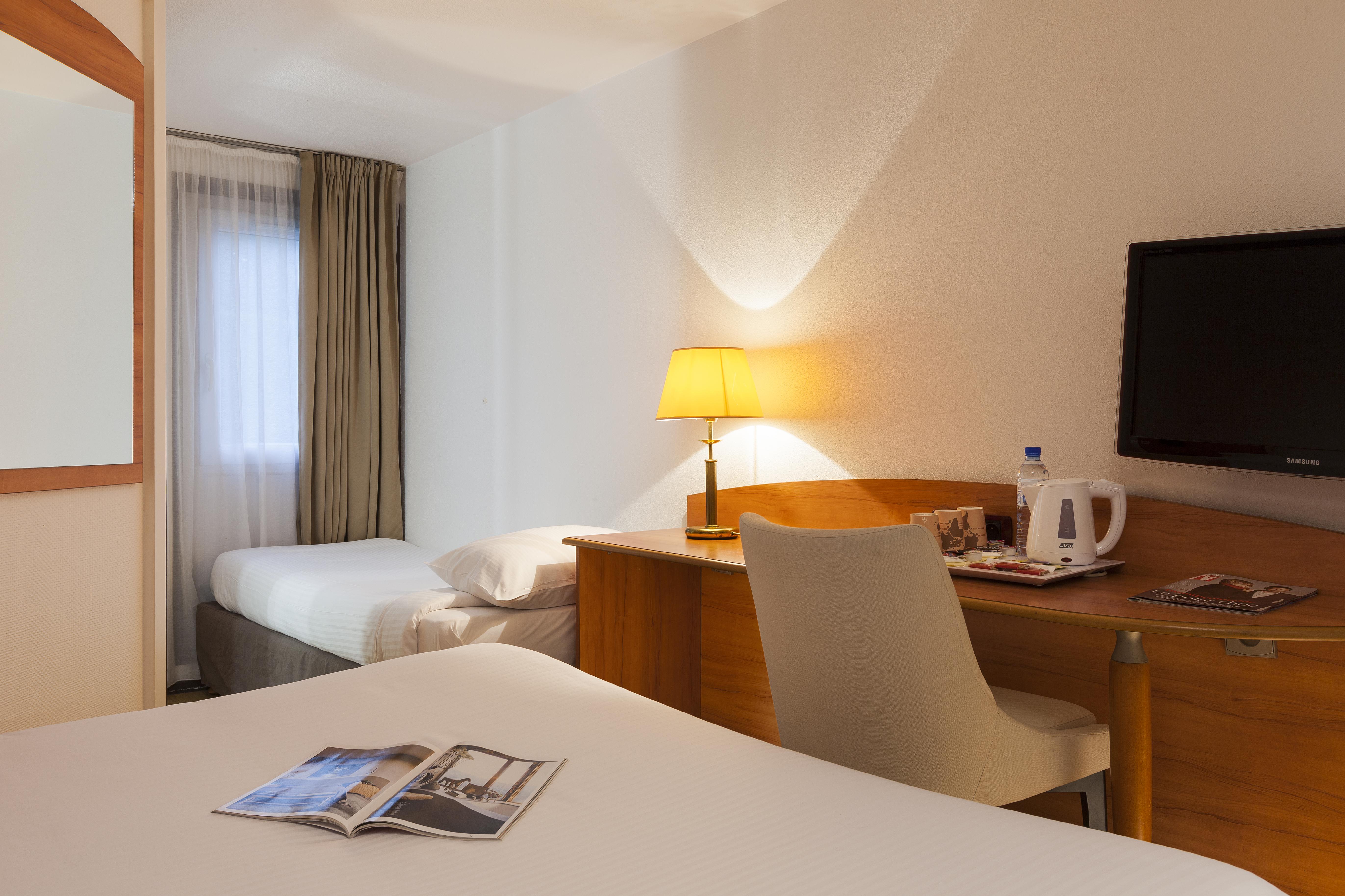 Comfort Hotel Эврё Экстерьер фото