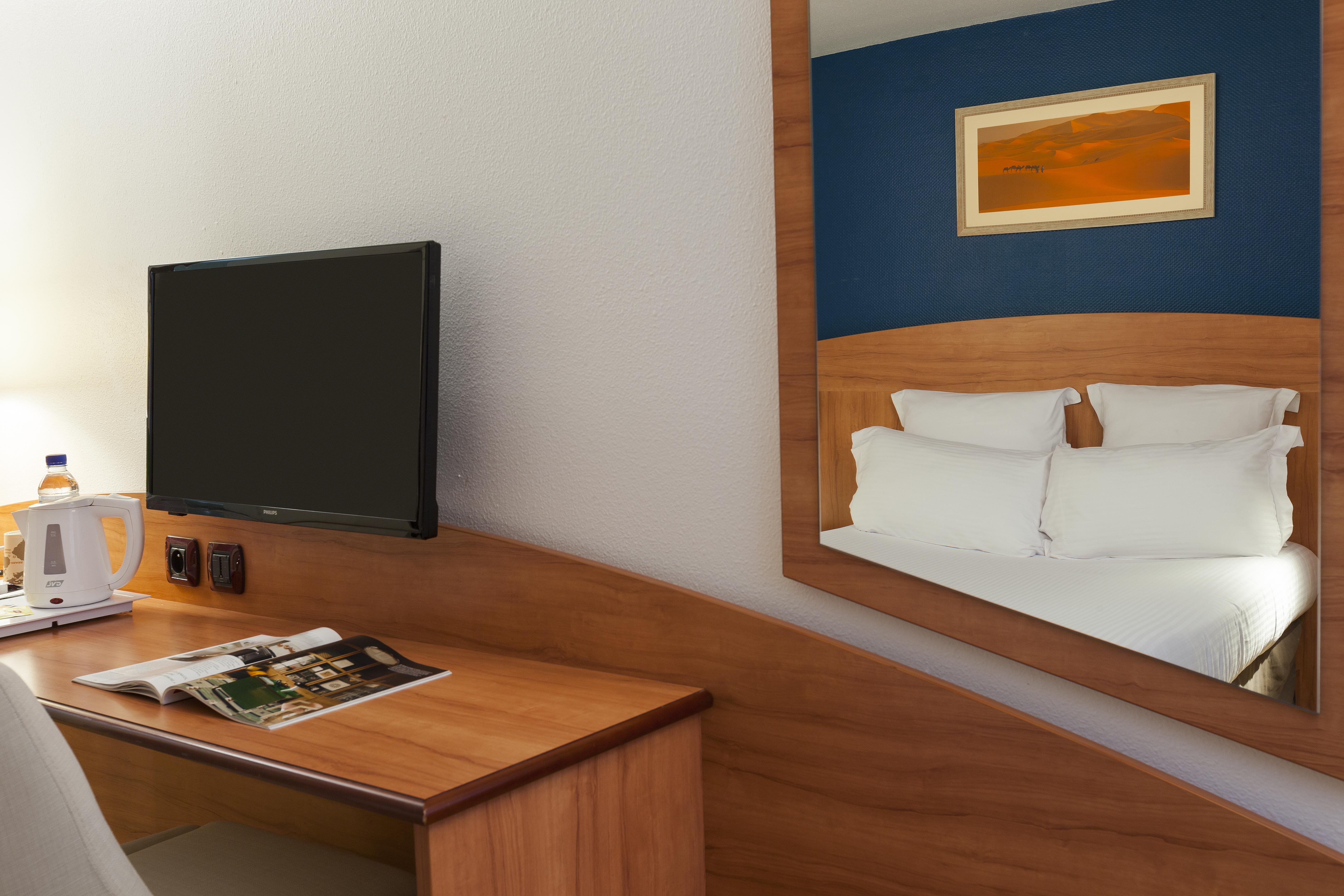 Comfort Hotel Эврё Экстерьер фото