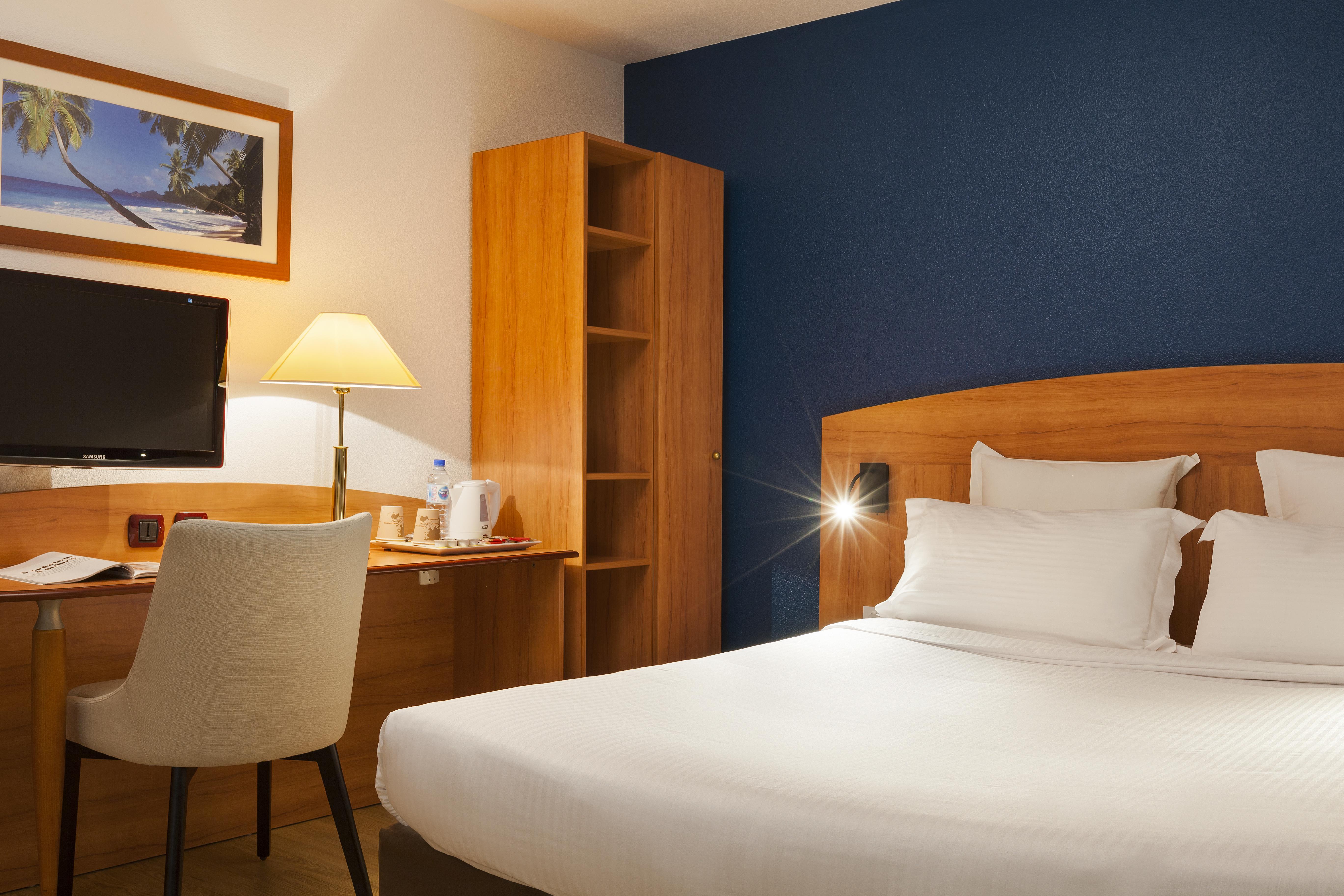 Comfort Hotel Эврё Экстерьер фото