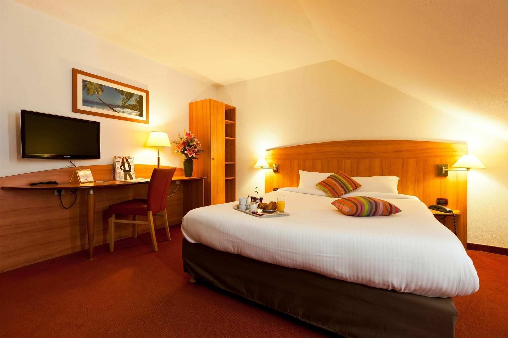 Comfort Hotel Эврё Экстерьер фото
